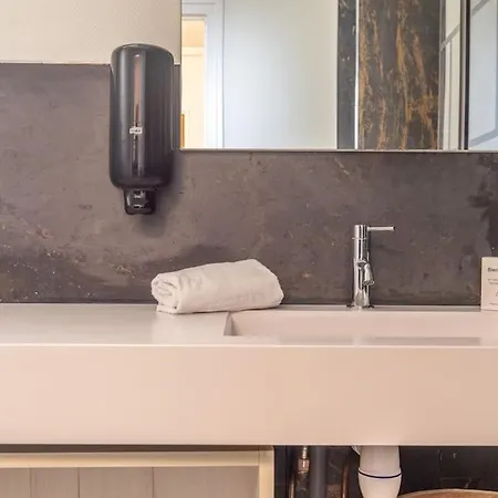 La Rose Des Vents -magnifique F2 Avec Parking 32 Jean Jaures *